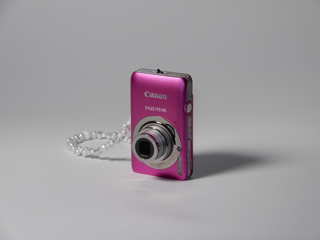 Hot Pink Canon Ixus 115 HS / Digital Camera